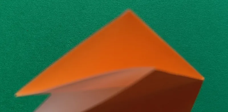 Push the tip inward along the creases(2)