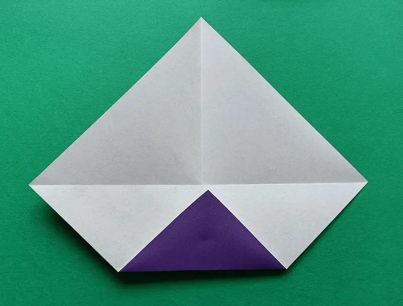 Fold the four corners to the center.
（bottom）